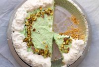 No-Bake Pistachio Pudding Pie with Crunchy Crust
