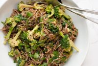 Creamy Peanut Soba Noodles with Broccoli & Spinach Bowl