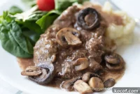 Slow-Cooked Cubed Steak with Savory Gravy Recipe