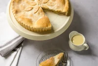 Vegan Apple Pie with Flaky Shortcrust Pastry
