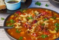 Creamy Ham and Macaroni Soup Made from Leftover Ham