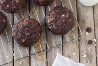 Chewy Chocolate Oatmeal Cookie Recipe for Crispy Edges