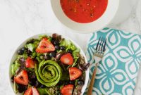 Summer Berry Salad with Strawberry Balsamic Vinaigrette (Vegan)