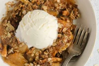 Classic Apple Crisp Recipe with Oat Topping