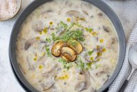 Creamy Leek and Mushroom Soup with Garlic and Thyme