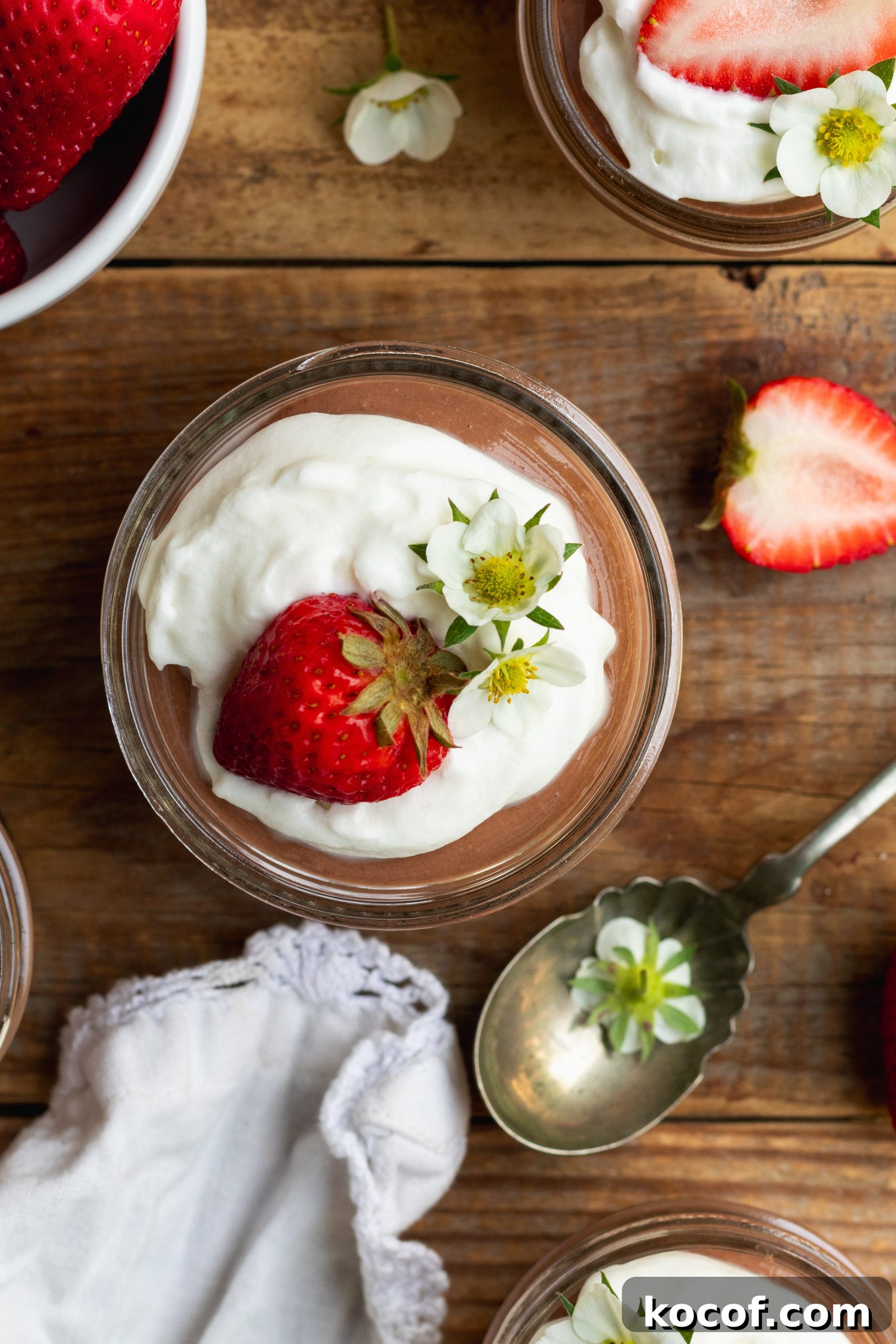 Creamy Cottage Cheese Chocolate Mousse Recipe for Low-Sugar Desserts 2 High-protein cottage cheese chocolate mousse