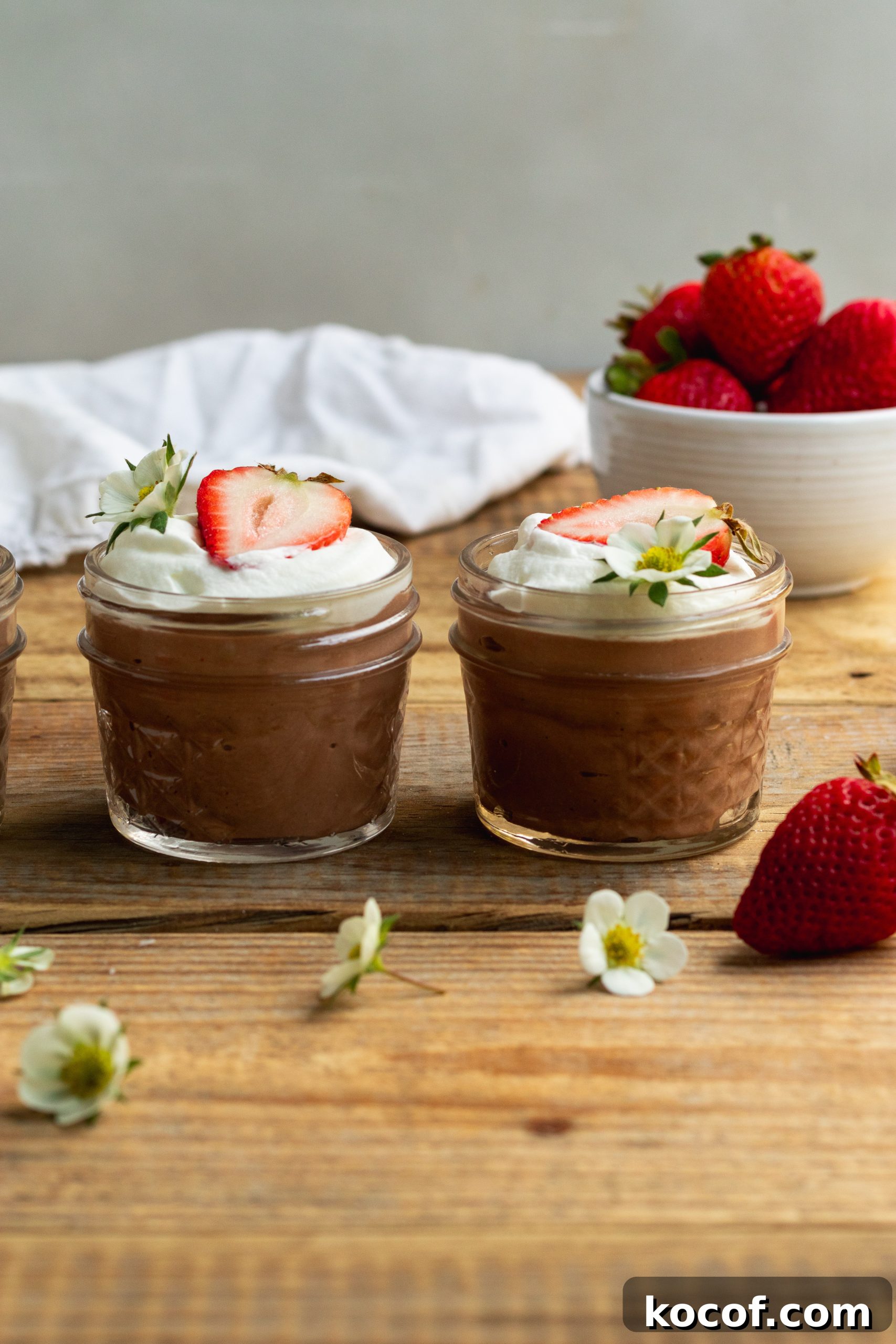 Creamy Cottage Cheese Chocolate Mousse Recipe for Low-Sugar Desserts 3 High-protein cottage cheese chocolate mousse
