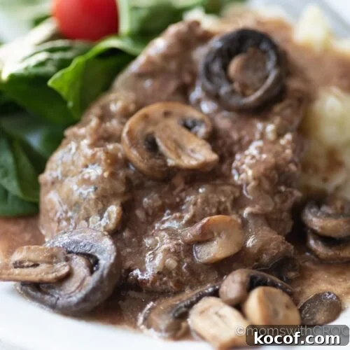 Slow-Cooked Cubed Steak with Savory Gravy Recipe 4 img 14634 3
