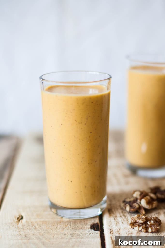 Carrot Cake Smoothie (Banana-free, sugar-free, paleo, raw, vegan)
