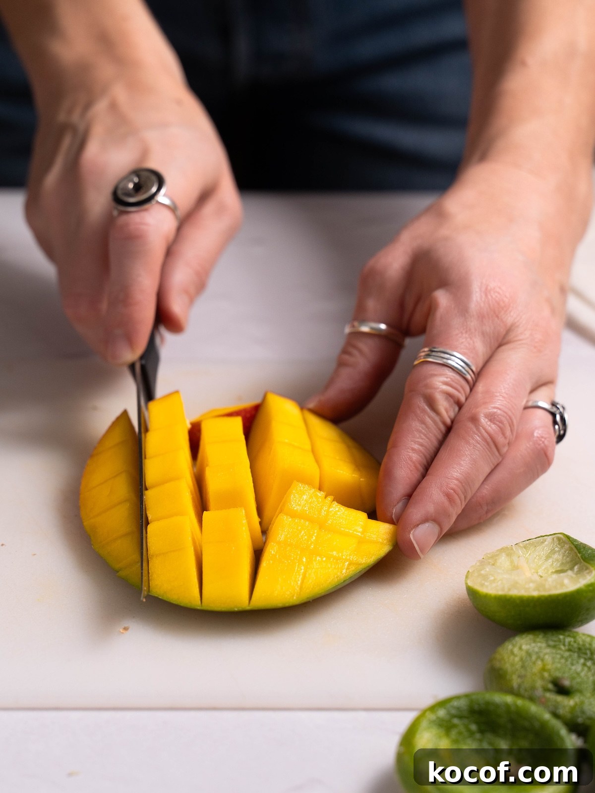 Cubing a fresh mango