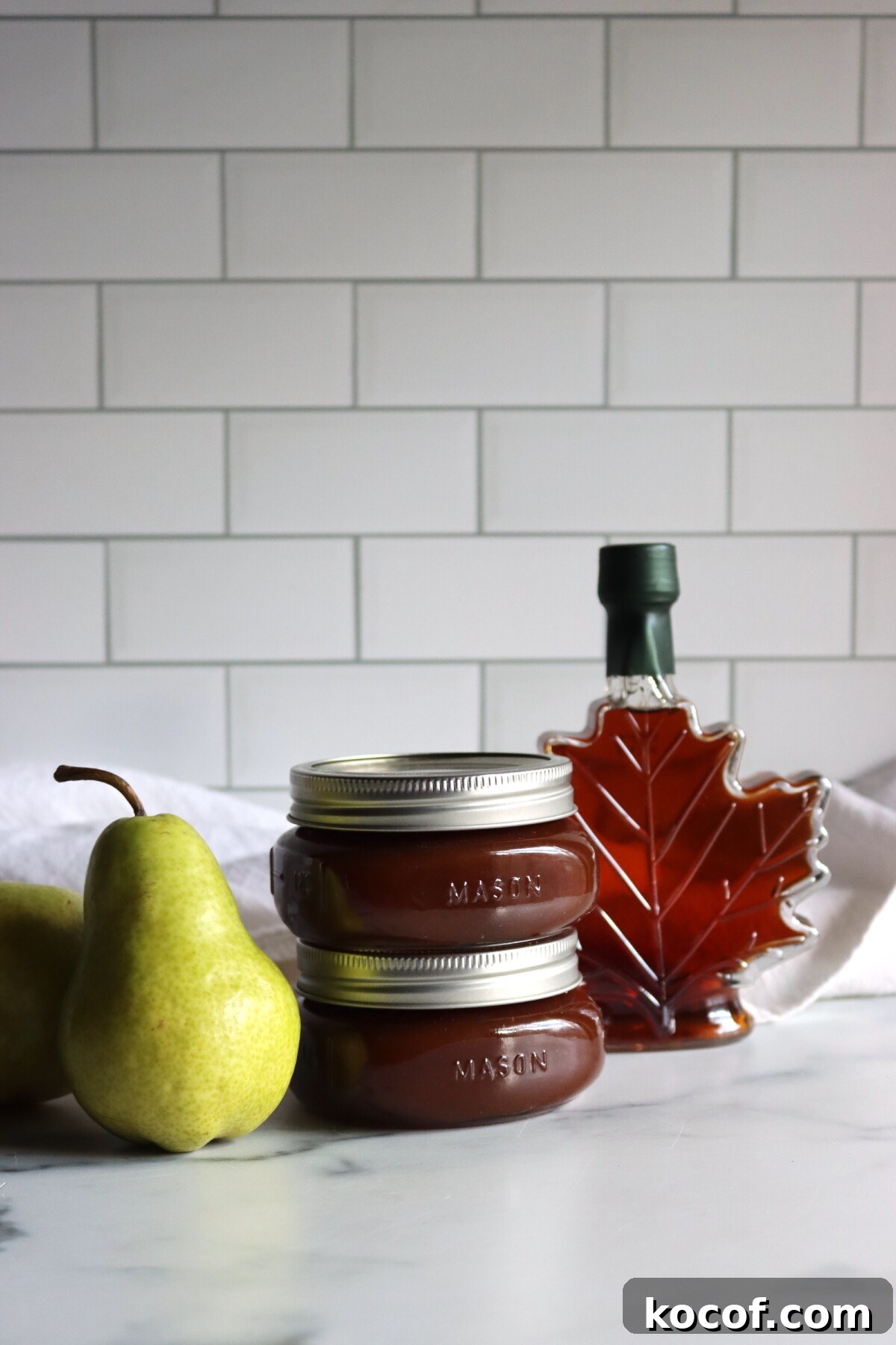 Maple Bourbon Pear Butter Recipe — Small-Batch Spread with Warm Spice 3 Maple Bourbon Pear Butter