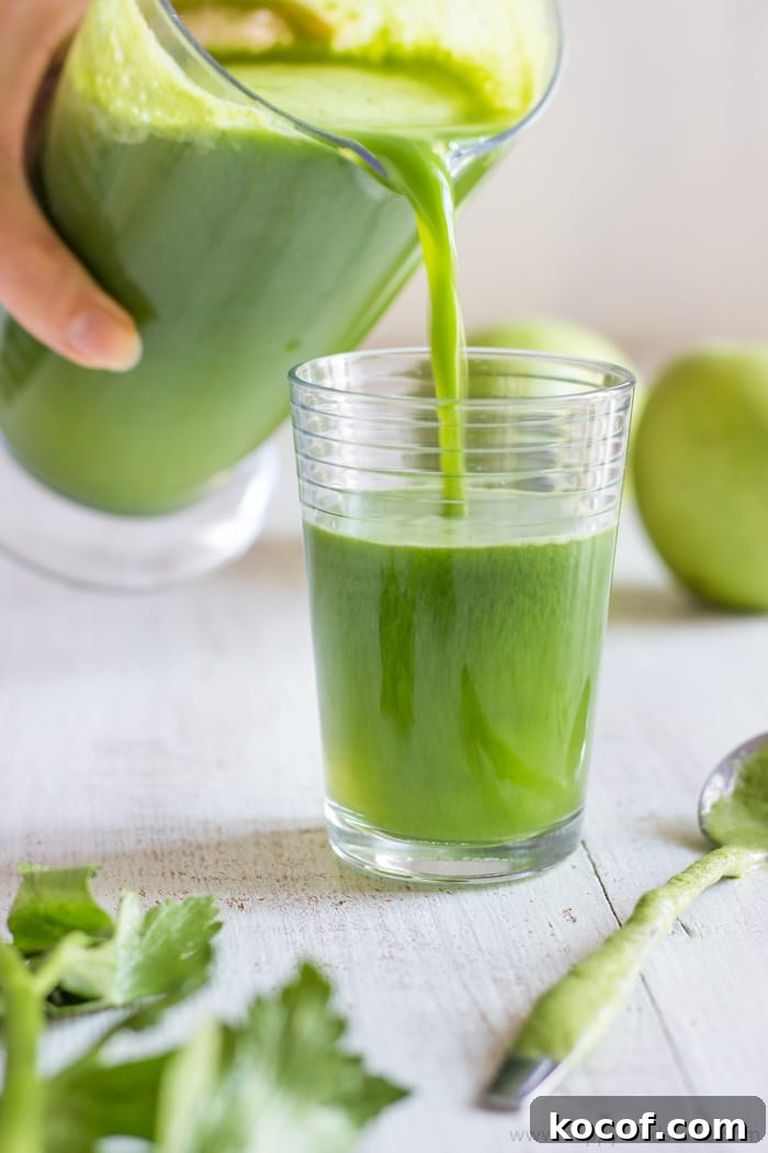 Green Juice Recipe for Radiant, Glowing Skin 5 Healthy Green Juice Recipe. Only 3 ingredients and ready in 5 minutes! | happyfoodstube.com