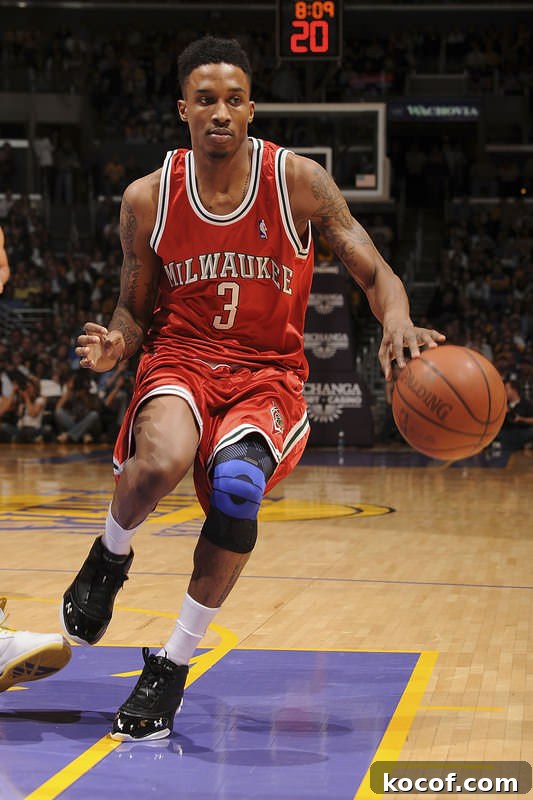 James Rocks Mismatched LeBron VII Sneakers While Rocking Retro Jerseys 8 Kicks On Court