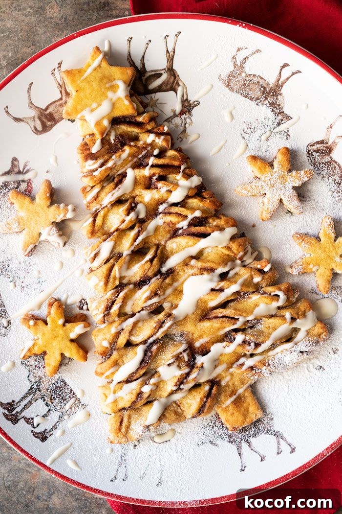 Cinnamon Pull-Apart Christmas Tree