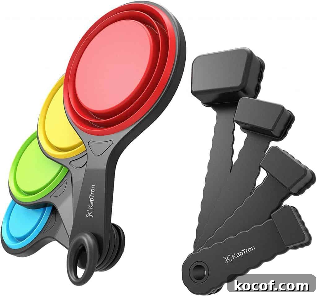 Collapsible rubber measuring cups