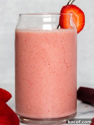 Strawberry Rhubarb Smoothie